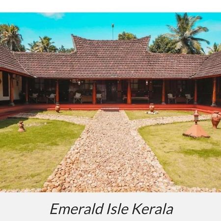 Emerald Isle Alappuzha Esterno foto
