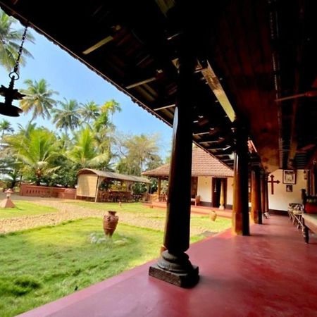 Emerald Isle Alappuzha Esterno foto