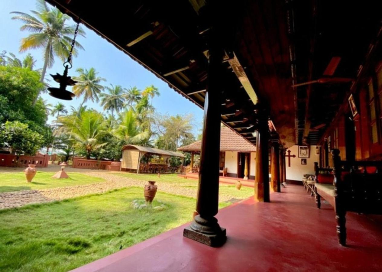 Emerald Isle Alappuzha Esterno foto