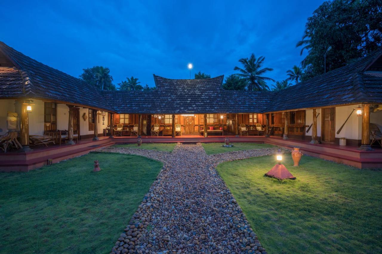 Emerald Isle Alappuzha Esterno foto